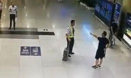 机场视频爆料,揭秘航班起降瞬间惊险瞬间