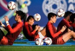 足协厨师爆料视频,视频曝光内部食堂惊人真相