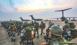 伞兵爆料最新视频,震撼视频曝光战场实况